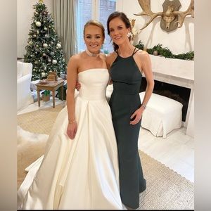 Amsale size 2 Hunter green color